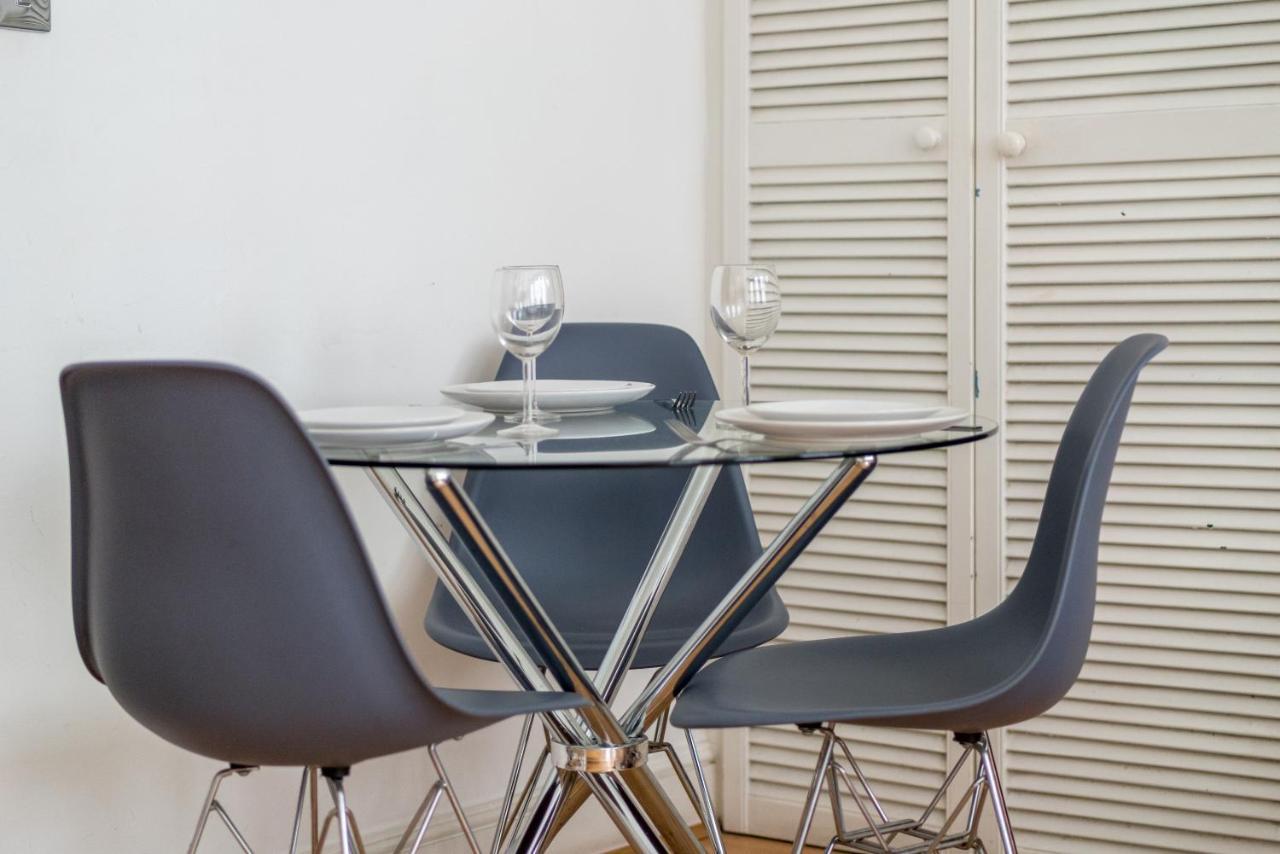 Soho Apartment Sleeps 4, Covent Garden & Leicester Square Лондон Екстериор снимка